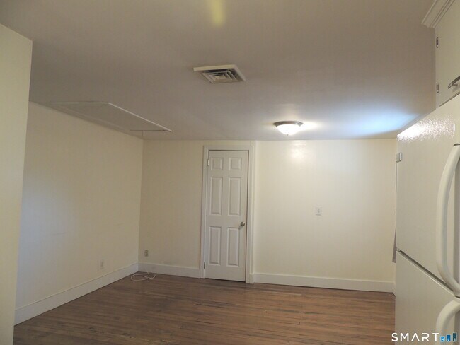 Building Photo - 382 Winthrop Ave