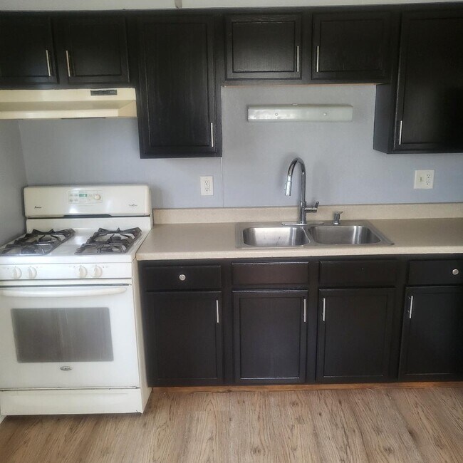 Building Photo - 14449 Van Buren St