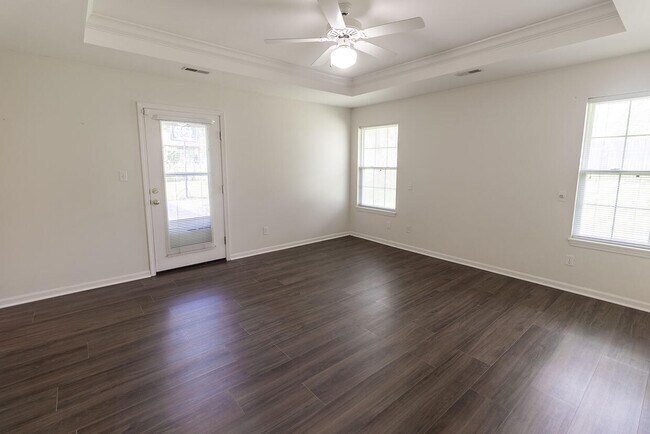 Building Photo - 3700 Wakefield Dr