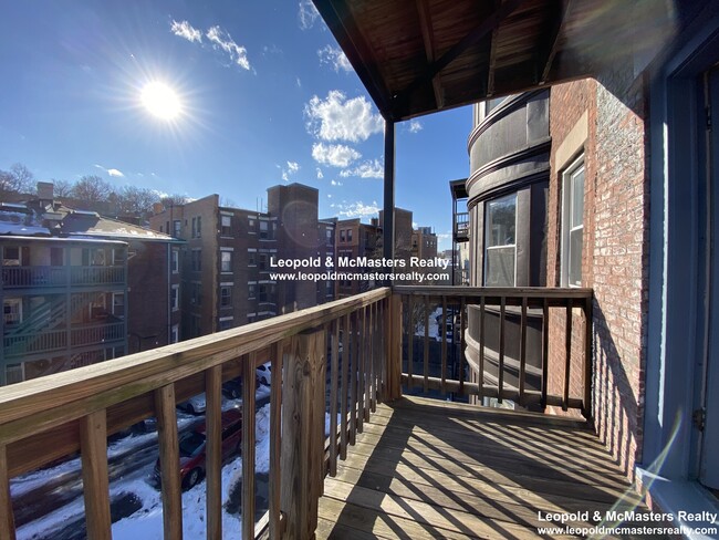 Building Photo - 1595 Beacon St