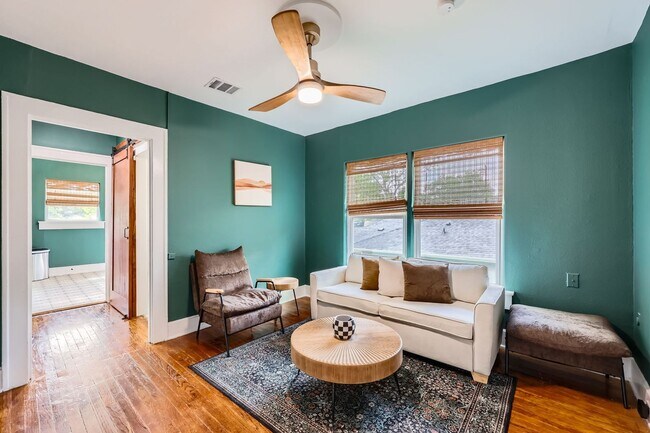 Building Photo - 225 S Oak Cliff Blvd