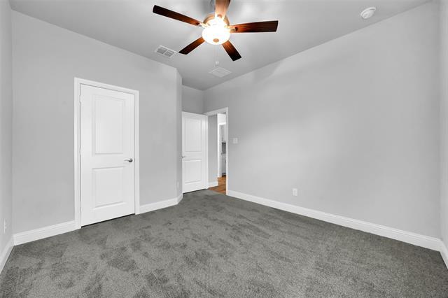 Building Photo - 260 Lakeside Dr