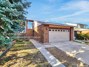 Building Photo - 811 S Rifle Way