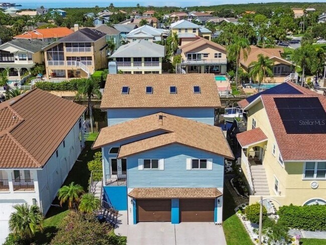 Building Photo - 6241 Bayside Dr