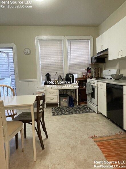 Building Photo - 32 Chatham St