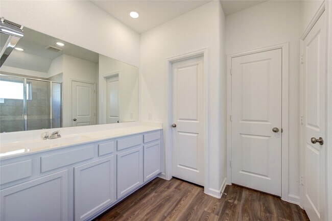 Building Photo - 5419 Tourmaline Wy