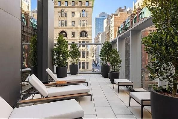 Building Photo - 277 Fifth Avenue