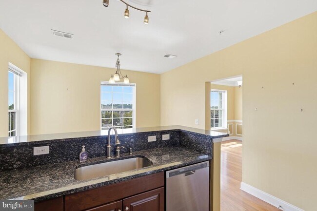Building Photo - 9202 Charleston Dr