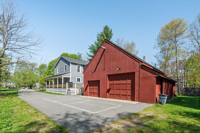 Building Photo - 550 Long John Rd