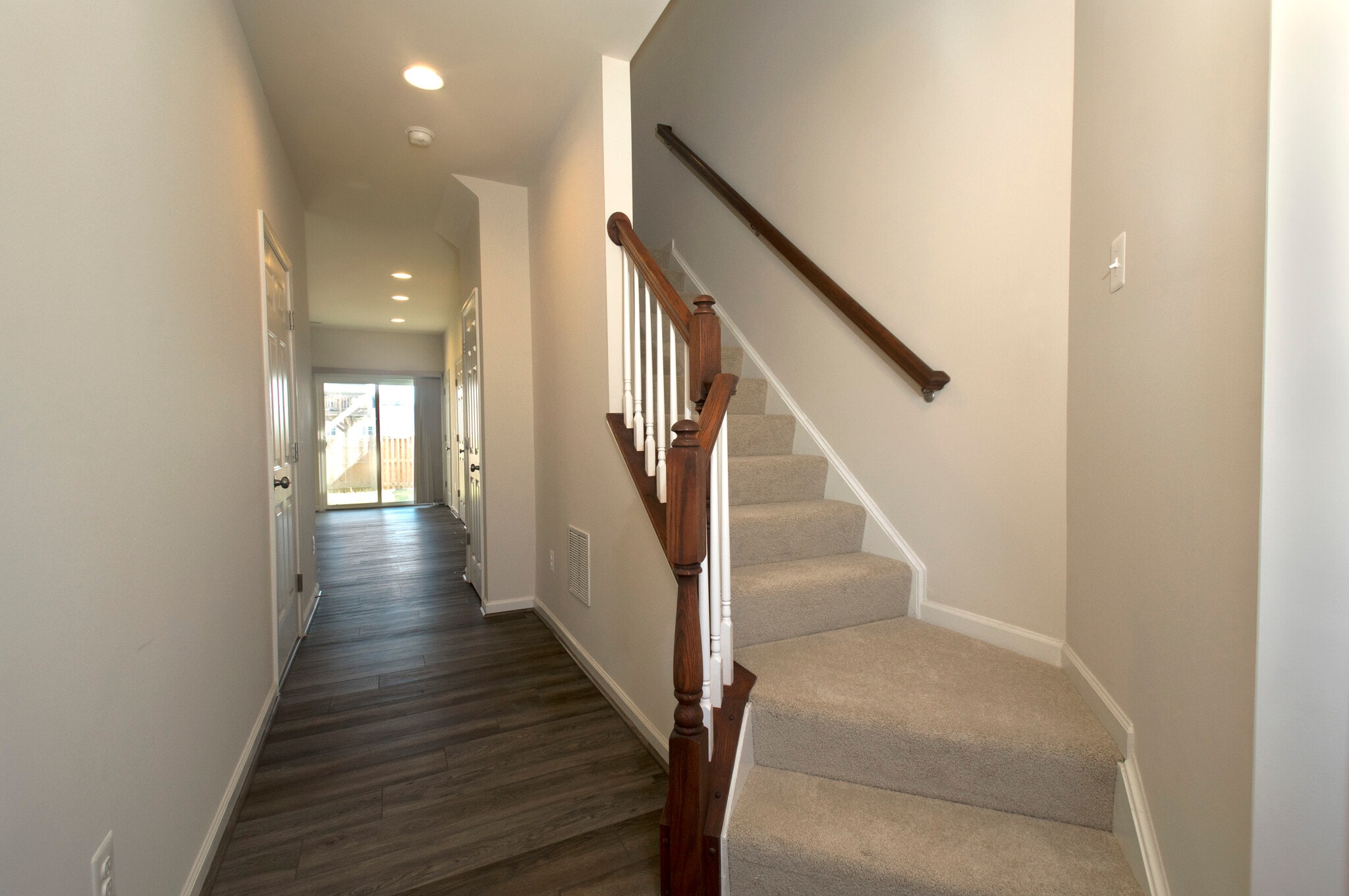 Foyer - 105 Gristmill Ct