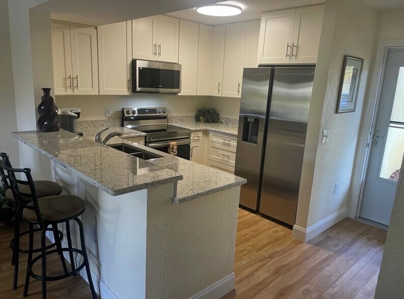 Building Photo - 8264 Key Royal Cir