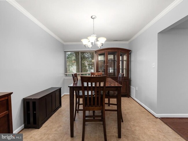 Building Photo - 14448 Parkvale Rd