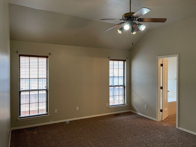 Building Photo - 10300 Cumberland Ln