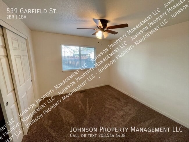 Building Photo - 539 Garfield St