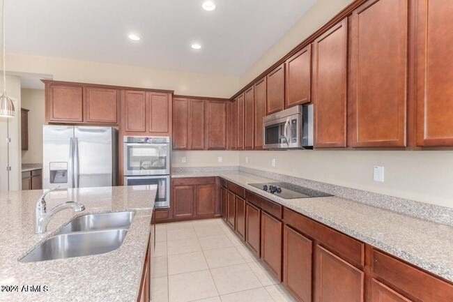Building Photo - 13695 N 148th Dr