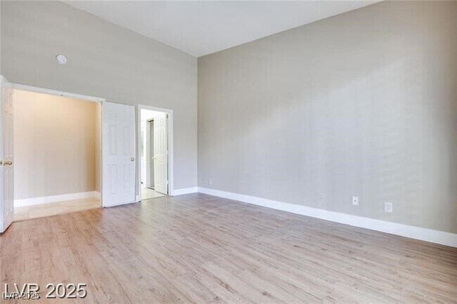 Building Photo - 2723 Seabridge Dr