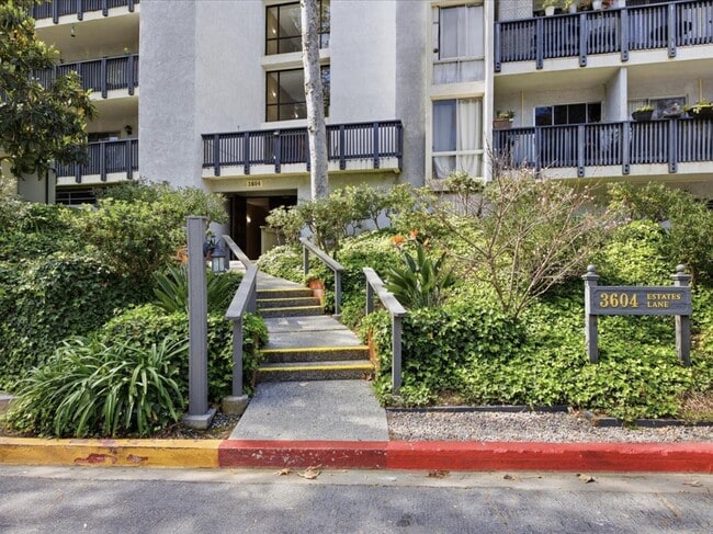 Building Photo - 3604 W Estates Ln