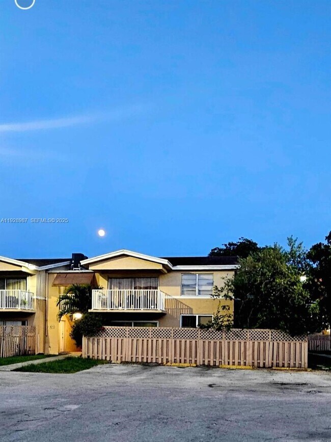 Building Photo - 4210 NW 79th Ave