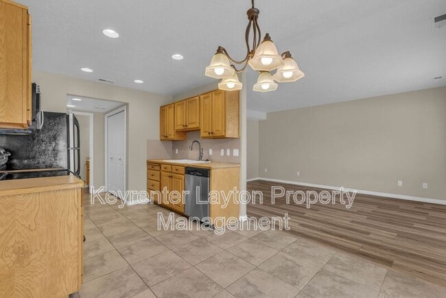 Building Photo - 105 E 820 S