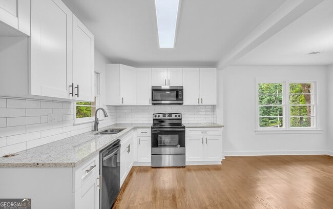 Building Photo - 5506 Alder Dr