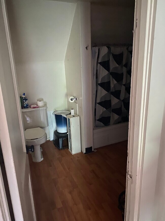 Building Photo - 35. W. University Street