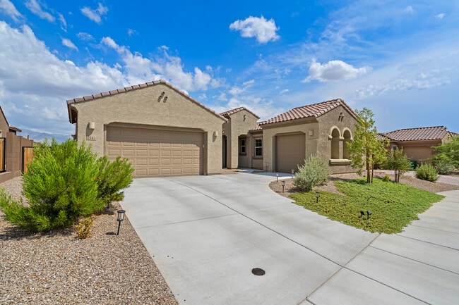 Primary Photo - 2543 W Plateau Rdg Dr