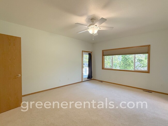 Building Photo - Spacious & Bright 3BD/3BA Home for Rent in...