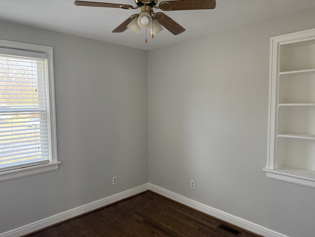 Building Photo - 6424 W Grace St