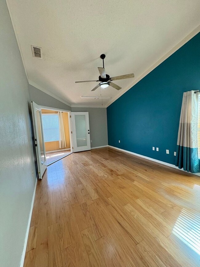 Building Photo - Beautiful 3Bed/2Bath with 2-Car Garage on a Cul-de-Sac