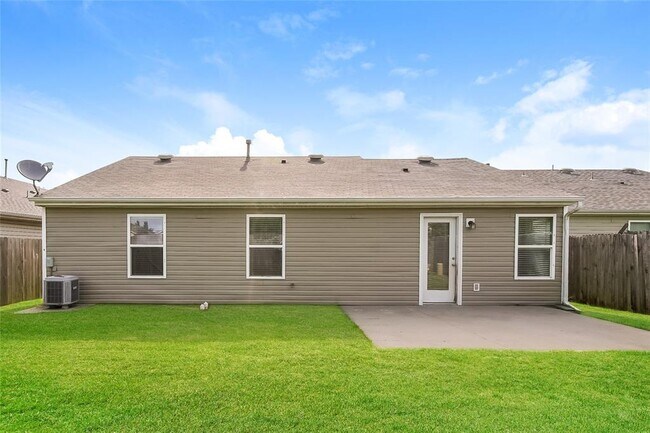 Building Photo - 2524 Waterleaf Dr