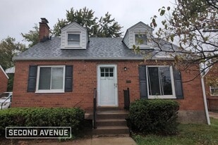 Building Photo - 1711 Centerridge Ave