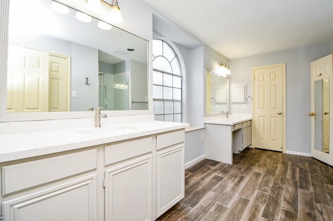 Building Photo - 6335 Oakburl Ln