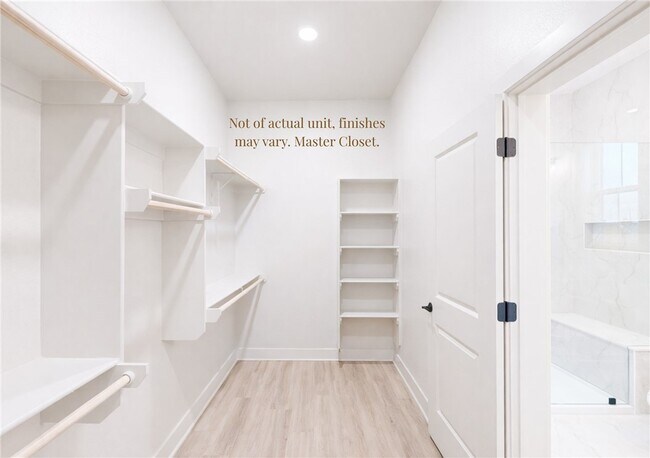 Building Photo - 5906 S Bellview Rd