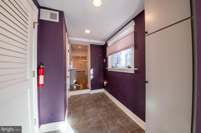 Building Photo - 35 Delaware Ave