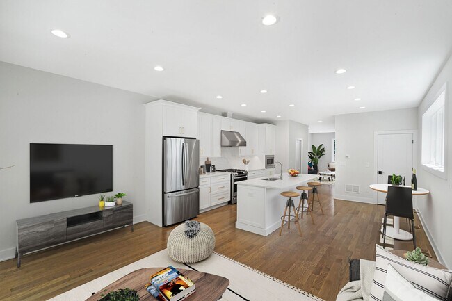 Building Photo - THE ASHTON