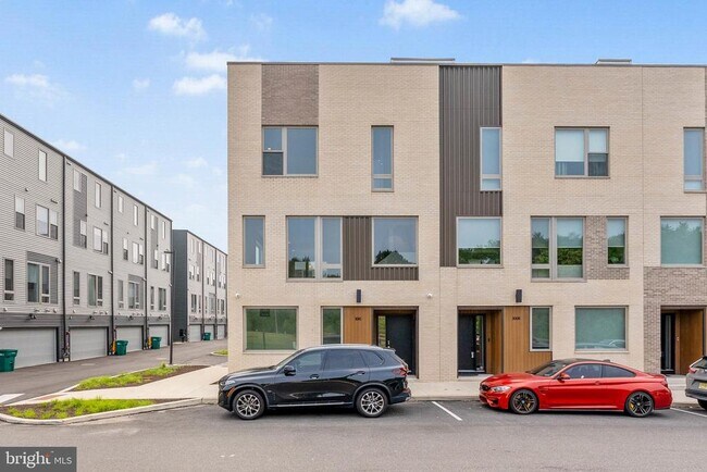 Building Photo - 3010 E Cumberland St
