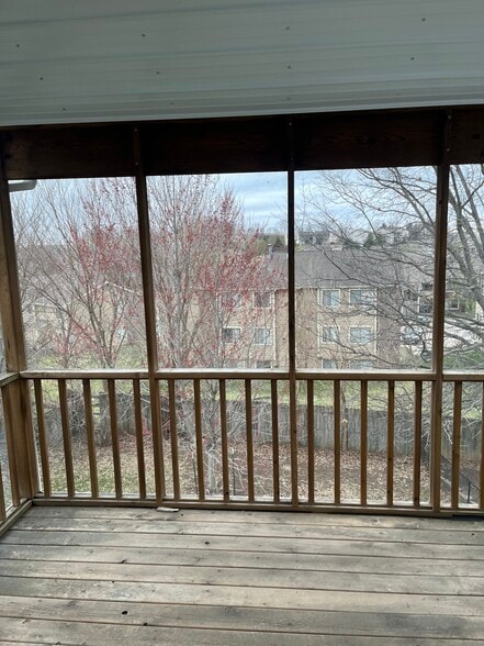Main Floor Screened Porch - 984 22nd Ave