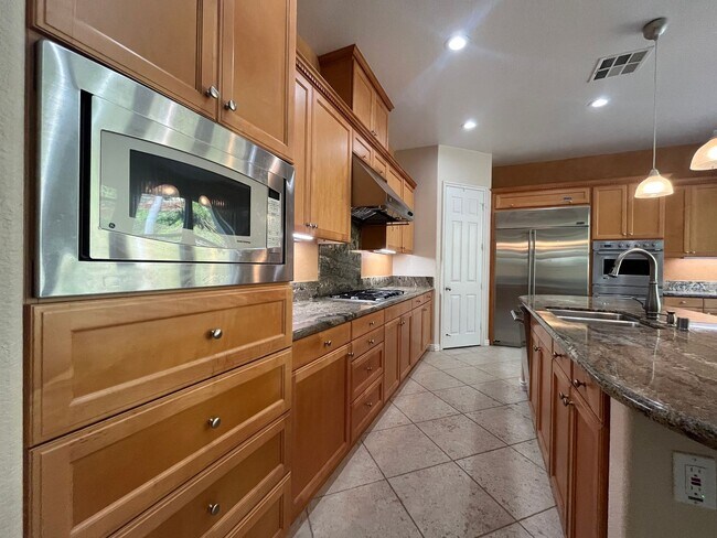 Building Photo - Elegant 5-Bedroom Carmel Valley Home with ...