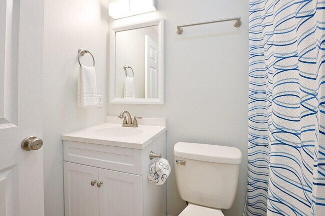 Building Photo - 11 Beachside Dr