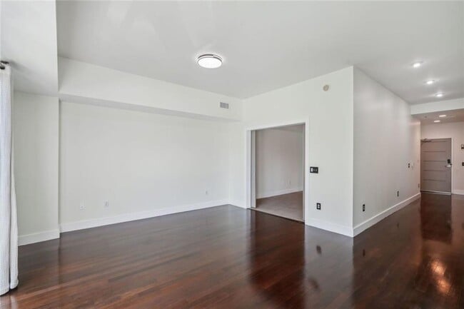Building Photo - 1100 Howell Mill Rd NW