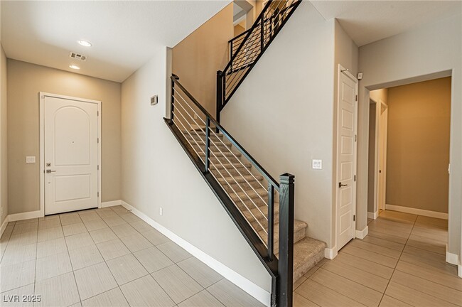 Building Photo - 6465 Farness St