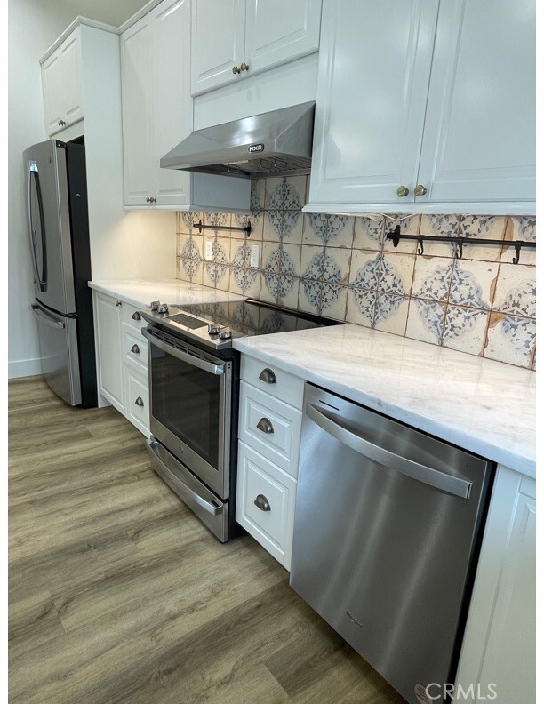 Building Photo - 212 N Cornell Ave