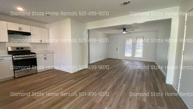 Building Photo - 633 Paul Pl