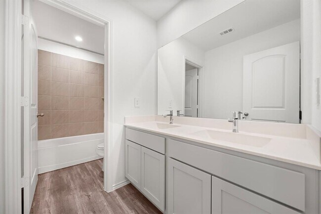 Building Photo - 807 Brazos Trl