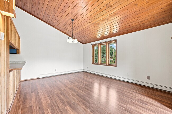 Building Photo - 28248 Harebell Ln