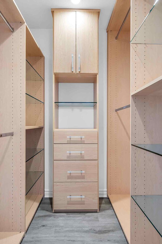 Building Photo - 29 Yawl St