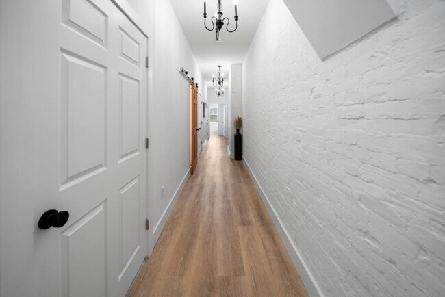 Building Photo - 704 Wayne St