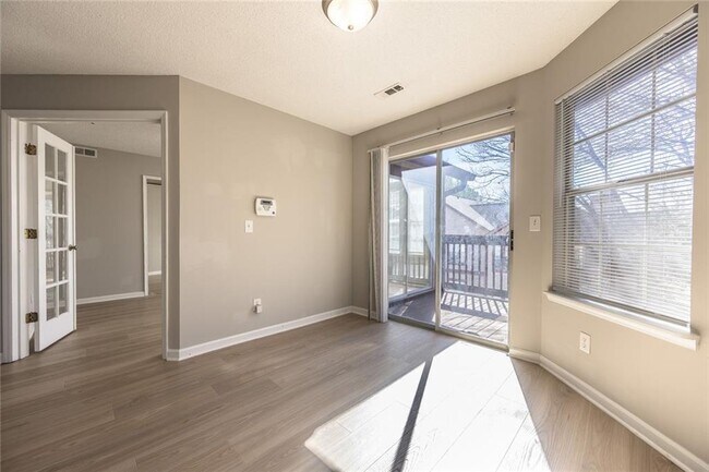 Building Photo - 1107 Sandy Ln Dr