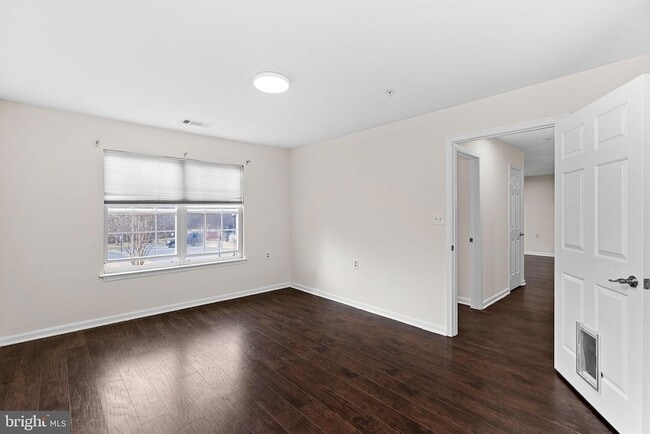 Building Photo - 673 Constellation Square SE