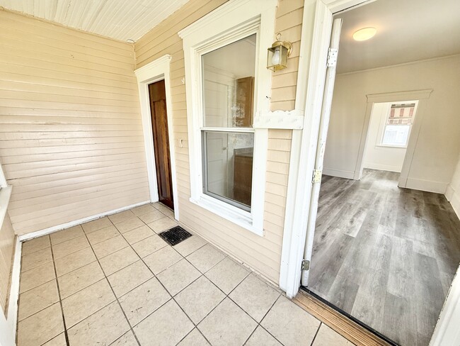 Building Photo - 921 17th St NW